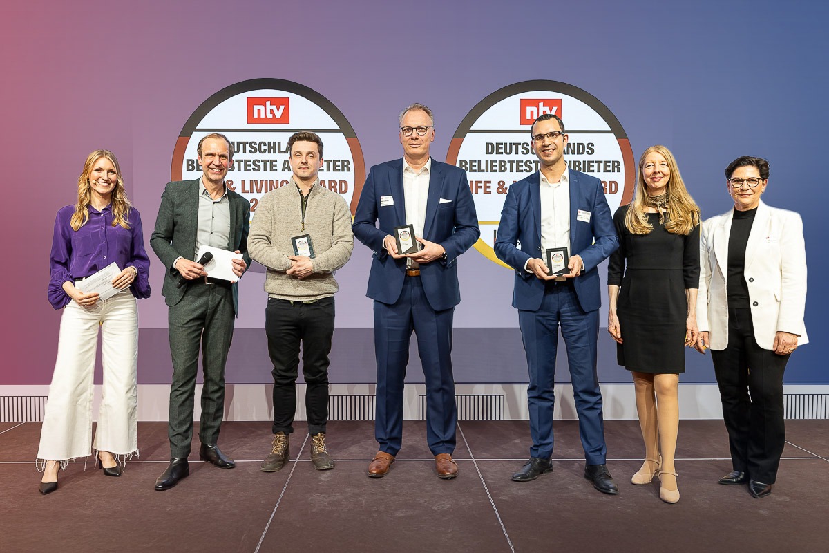 Gruppenfoto WIS bei Auszeichnung durch Life and Living Award 2025